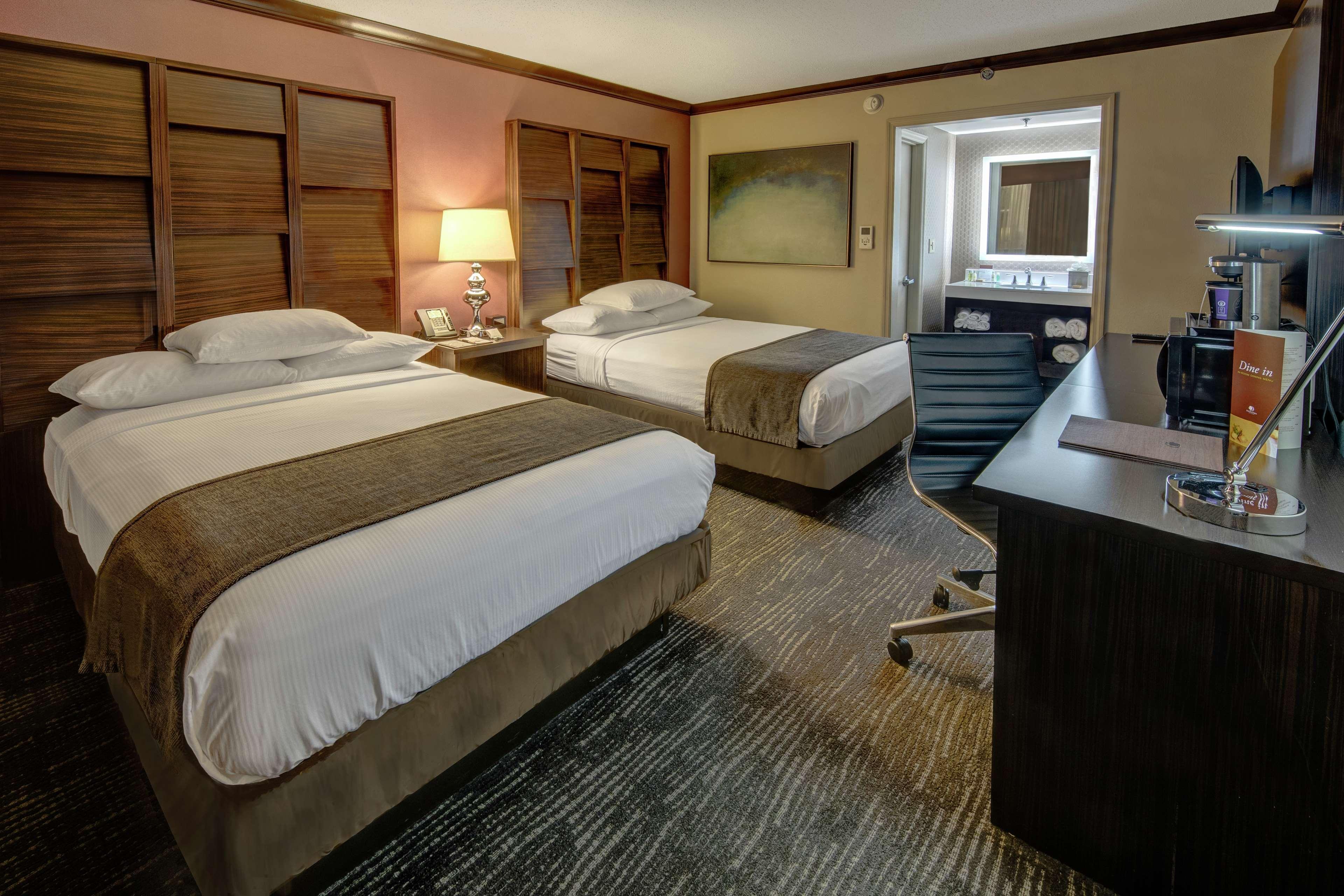 Doubletree By Hilton Decatur Riverfront Exteriör bild