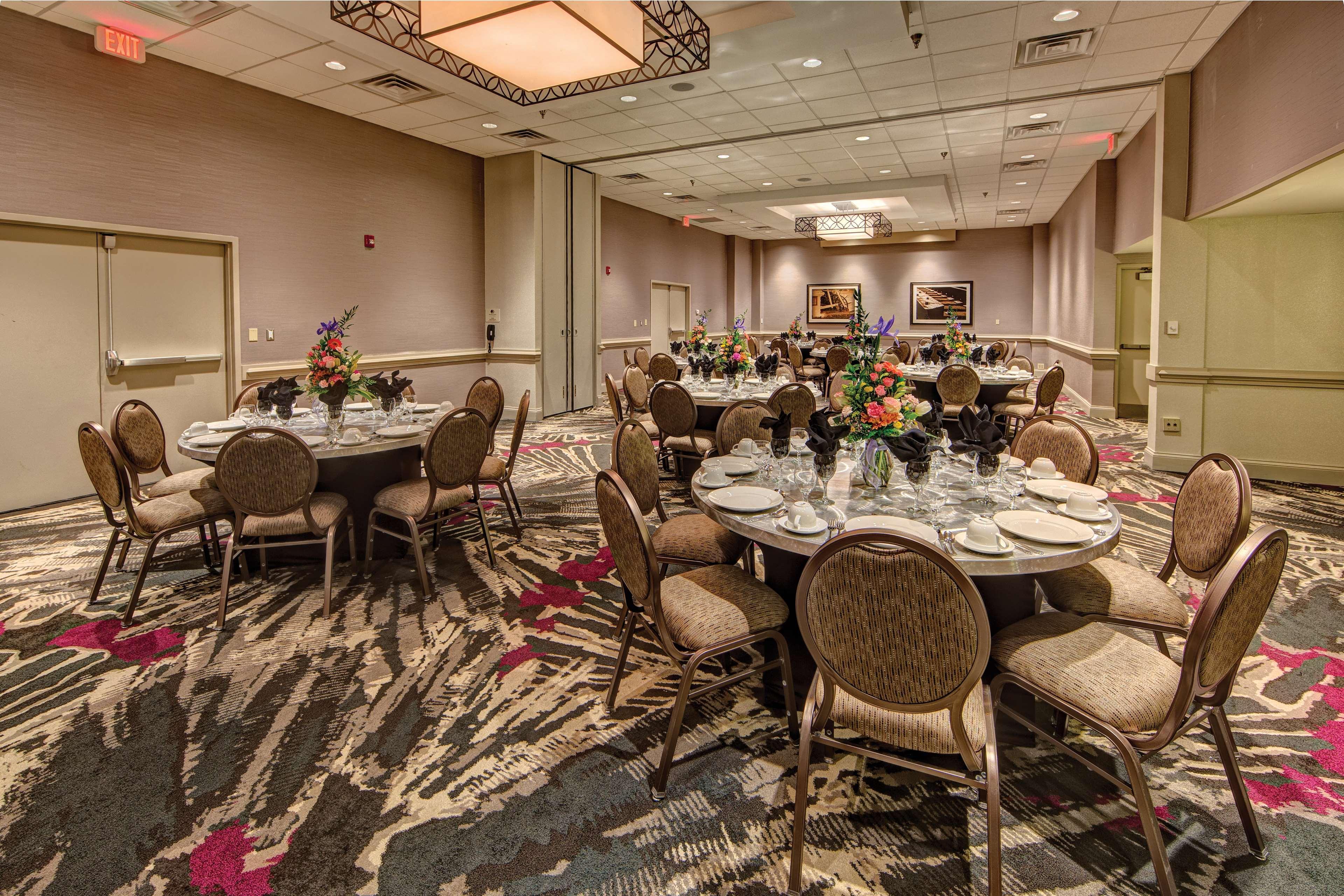Doubletree By Hilton Decatur Riverfront Exteriör bild